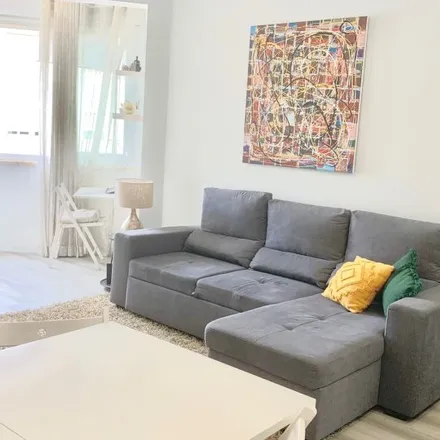 Rent this studio apartment on Rua Peixinho Junior in 2770-113 Oeiras, Portugal