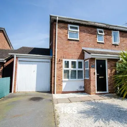 Buy this 2 bed duplex on Deanbrook Close in Monkspath, B90 4XS