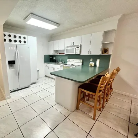 Image 6 - 3801 South Ocean Drive, Beverly Beach, Hollywood, FL 33019, USA - Condo for rent