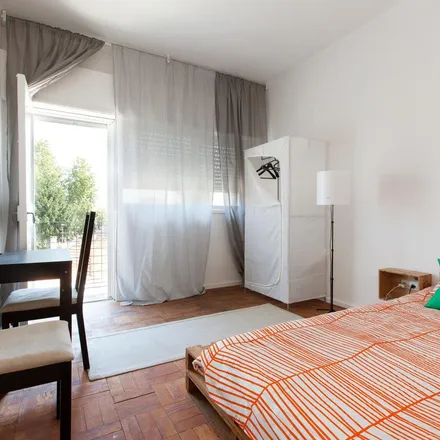 Rent this 3 bed apartment on Rua Coronel Almeida Valente in 4249-004 Porto, Portugal