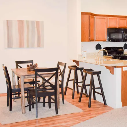 Image 2 - Crumbl Cookies, West Antelope Drive, Layton, UT 84041, USA - Apartment for rent