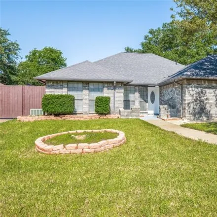 Buy this 3 bed house on 2699 Gaylewood Court in Grand Prairie, TX 75052