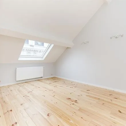 Rent this 3 bed apartment on Avenue de Tervueren - Tervurenlaan 103 in 1040 Etterbeek, Belgium