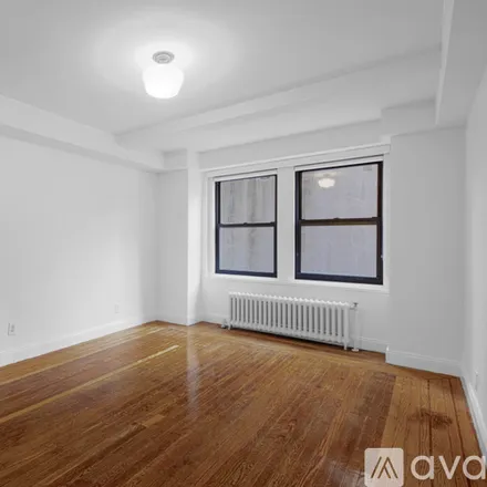 Rent this studio apartment on 270 W 72nd St
