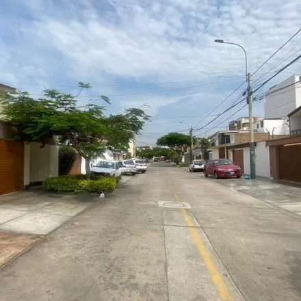 Rent this studio apartment on GPS del Peru in Calle Loma Ponciana 154, Santiago de Surco