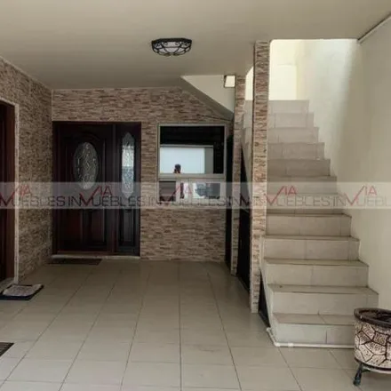 Buy this 5 bed house on Supersalads in Calle Distrito B4, Leones