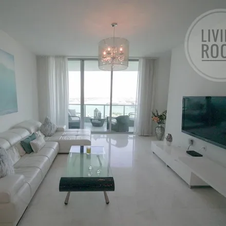 Rent this 3 bed condo on 7-Eleven in 1 West Flagler Street, Miami