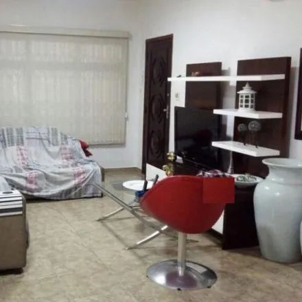 Buy this 3 bed house on Rua Tiradentes in Centro, Diadema - SP