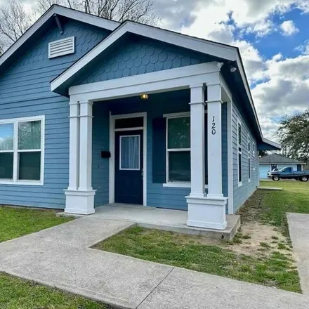 Buy this 2 bed house on 138 Smelker Avenue in Amelia, Beaumont