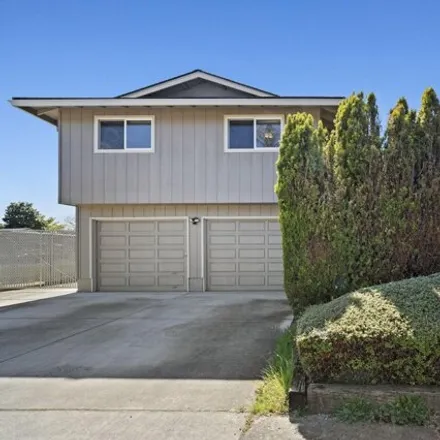 Buy this 3 bed house on 2867 Anita Circle in Medford, OR 97504