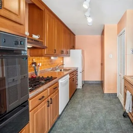 Image 9 - 2500 Johnson Avenue, New York, NY 10463, USA - Apartment for sale