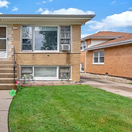 Buy this 3 bed house on 8330 South Kildare Avenue in Chicago, IL 60652