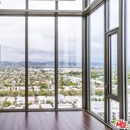 Image 7 - Wilshire & Crescent Heights, Wilshire Boulevard, Los Angeles, CA 90048, USA - House for rent