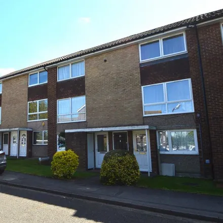 Rent this 2 bed apartment on Shelley Close in Langley, SL3 8JW