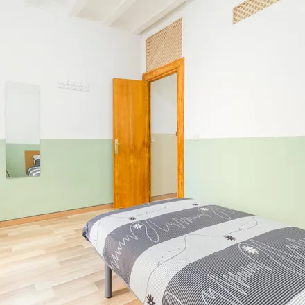 Image 4 - Carrer de Valldonzella, 27, 08001 Barcelona, Spain - Room for rent