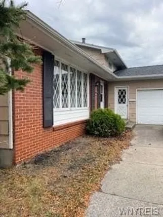 Rent this 3 bed house on 6 Rockdale Drive in Willow Ridge Estates, Buffalo