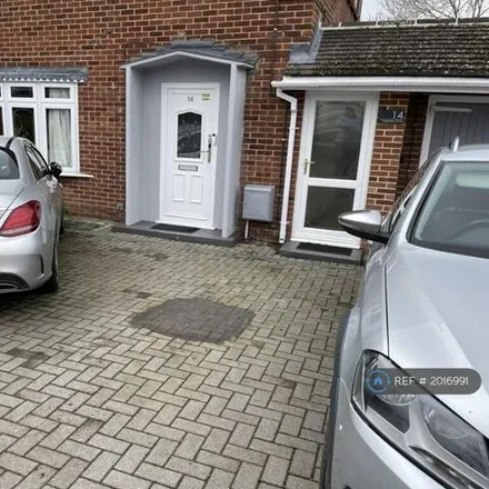 Rent this studio duplex on Englemere Road in Bracknell, RG42 1TJ