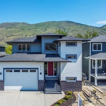 Image 1 - 2740 Beachmount Crescent, Kamloops, BC V2B 0E6, Canada - House for sale