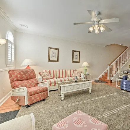 Rent this 4 bed house on Wildwood in NJ, 08260
