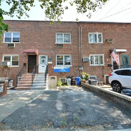 Buy this 2 bed house on 1612 Paulding Avenue in New York, NY 10461
