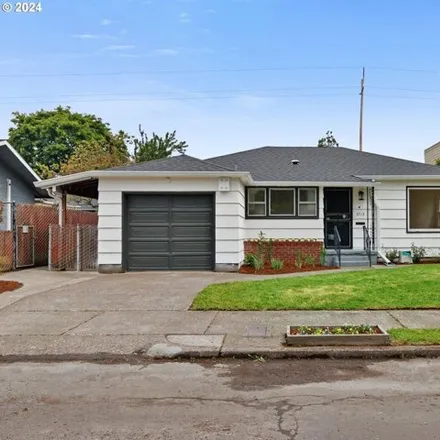 Buy this 3 bed house on 3715 Northeast Roselawn Street in Portland, OR 97211