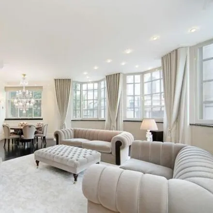 Rent this 3 bed room on Empire House in Thurloe Place, London