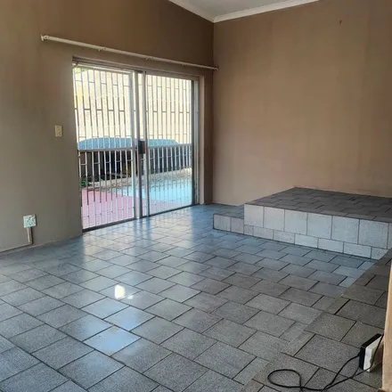 Image 9 - Moreleta Street, Silverton, Gauteng, 0127, South Africa - Apartment for rent