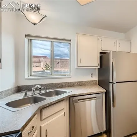 Image 8 - 816 London Green Way, Colorado Springs, CO 80906, USA - Townhouse for sale