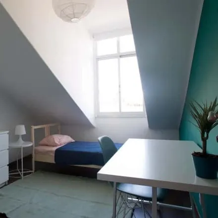 Rent this 6 bed room on Calçada da Tapada 125 in 1349-049 Lisbon, Portugal