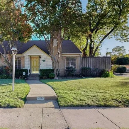 Buy this 2 bed house on 6102 Kenwood Avenue in Rawlins, Dallas