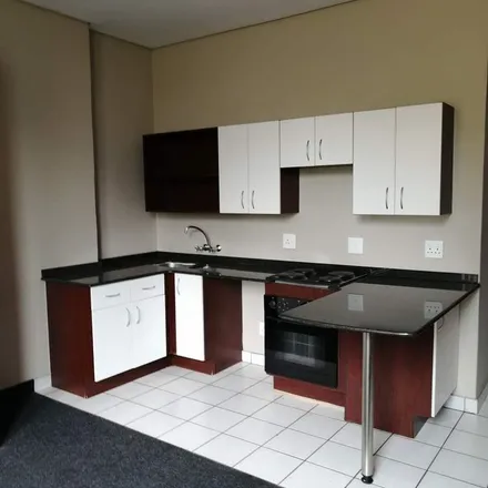 Image 5 - BP, 120 Smit Street, Braamfontein, Johannesburg, 1459, South Africa - Apartment for rent