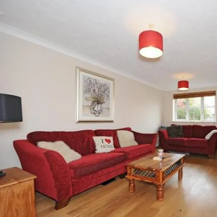 Image 4 - unnamed road, Rickmansworth, WD3 8RS, United Kingdom - House for sale