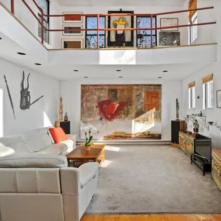 Image 1 - 16 Clifford Place, New York, NY 11222, USA - House for sale
