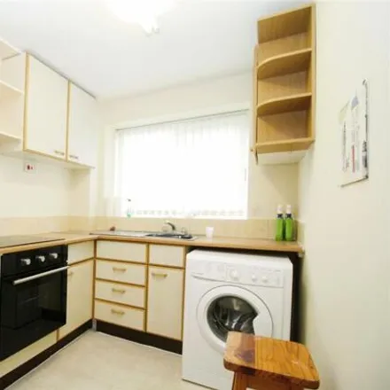 Image 5 - Priory School, Fawcett Road, Portsmouth, PO4 0DL, United Kingdom - Apartment for sale
