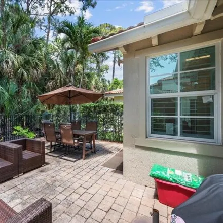 Image 2 - 565 Tomahawk Court, Palm Beach Gardens, FL 33410, USA - House for rent