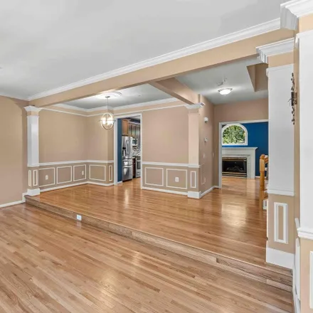 Image 6 - 6138 Stonehenge Place, Montrose Forest, North Bethesda, MD 20852, USA - Condo for sale