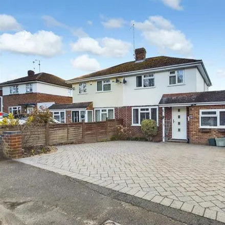 Buy this 4 bed duplex on Dell Road in West Berkshire, RG31 6PA
