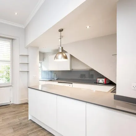 Rent this 4 bed apartment on Westmoreland Terrace in London, SW1V 3HL