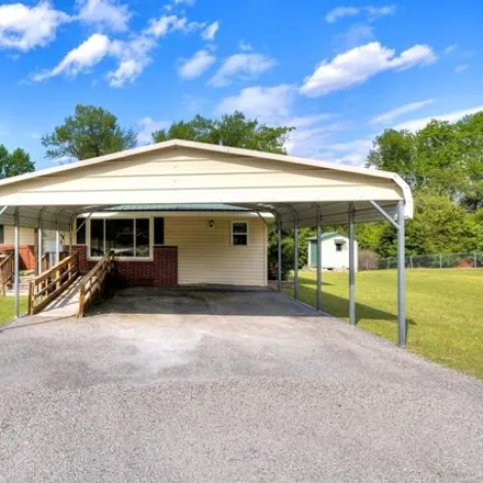 Buy this 2 bed house on 2033 Columbia Circle in Sumter, SC 29154