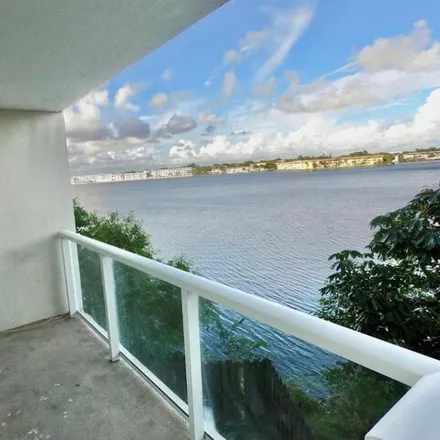 Image 8 - 1351NE Miami Gardens Drive, North Miami Beach, FL 33179, USA - Condo for rent