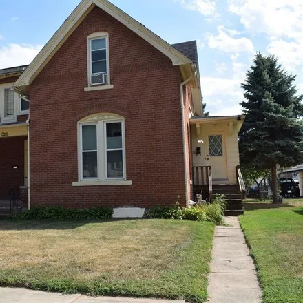 Buy this studio duplex on 1118 Avenue D in Fort Madison, IA 52627