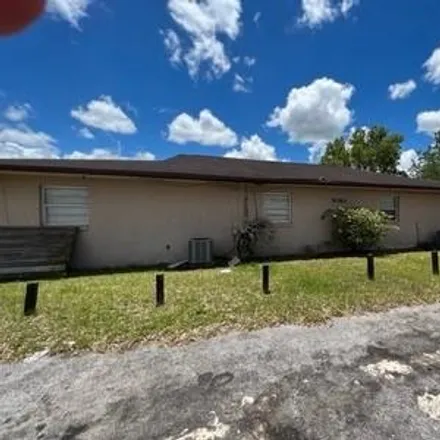 Buy this 8 bed duplex on 1601 Southeast 31st Street in Ocala, FL 34471