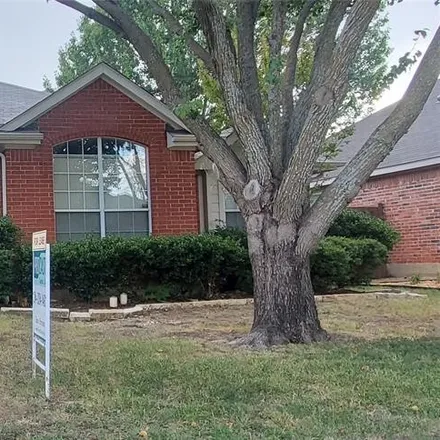 Rent this 3 bed house on 10901 Camelot Drive in Frisco, TX 75035
