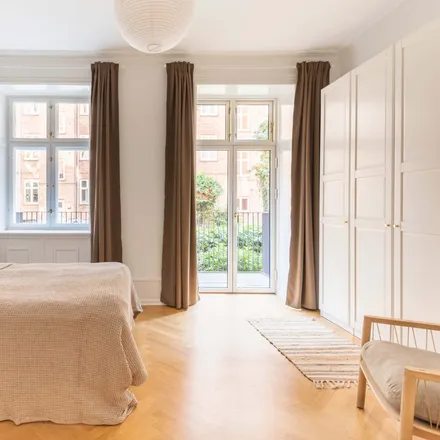 Rent this 3 bed room on Strandboulevarden in 2100 København Ø, Denmark