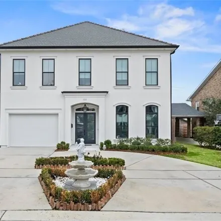 Buy this 5 bed house on 111 Ridgewood Drive in Metairie, LA 70005