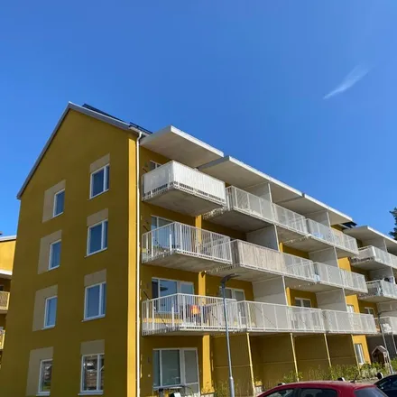 Rent this 2 bed apartment on Rösaringvägen in 197 33 Rättarboda, Sweden