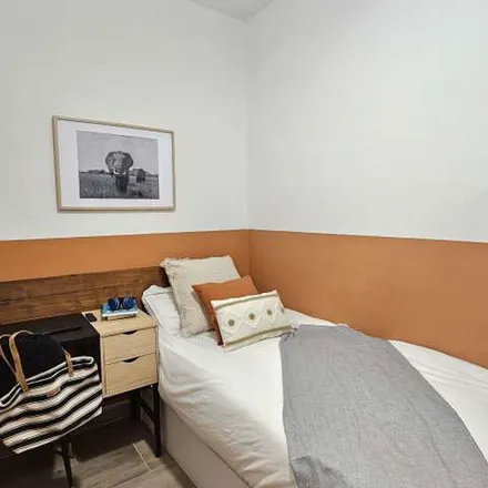 Image 7 - Carrer de Balmes, 49, 08001 Barcelona, Spain - Apartment for rent