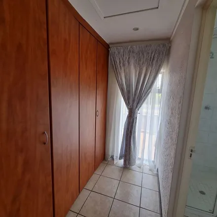 Rent this 1 bed apartment on unnamed road in Darrenwood, Johannesburg