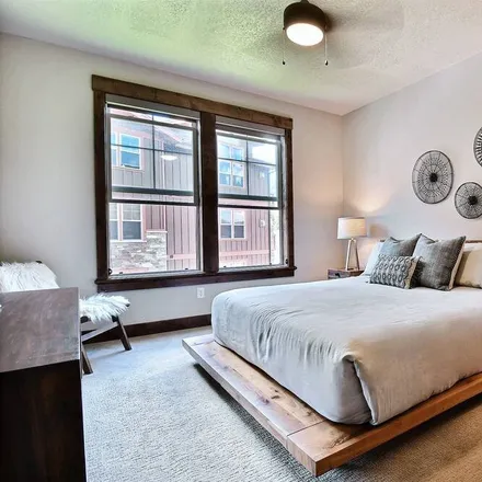 Rent this 3 bed condo on Heber in UT, 84032