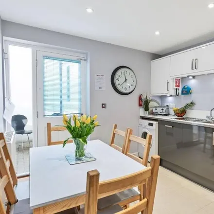 Image 7 - Brighton and Hove, BN1 4SB, United Kingdom - House for rent